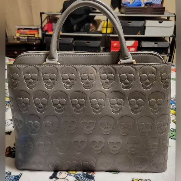 Betsey Johnson Gray Skull Embossed Handbag - Picture 2 of 3